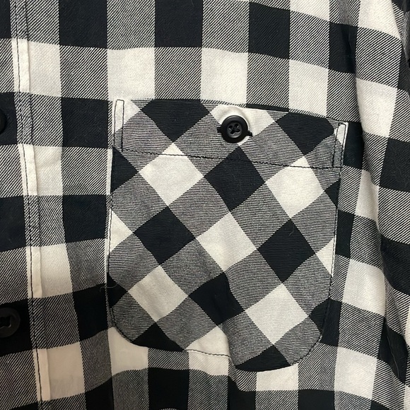 American Eagle size XLT black and white buffalo plaid button down shirt - Picture 2 of 7